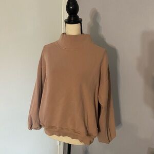 PopFlex - Ooey Gooey Mockneck
Sweatshirt with Pockets - Ballet
Slipper